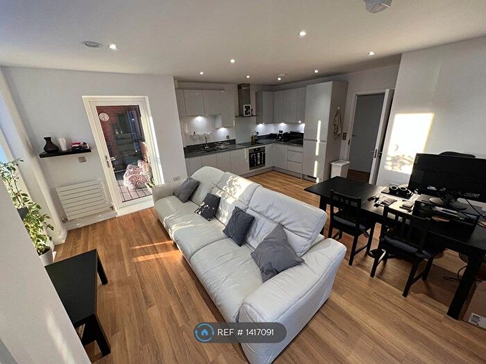 2 Bedroom Flat To Rent In Cezanne Road, London, W3