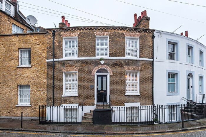 3 Bedroom Property For Sale In Keystone Crescent, Islington, N1