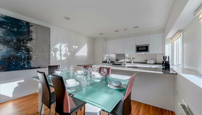 2 Bedroom Flat To Rent In Fulham Road, London, SW3