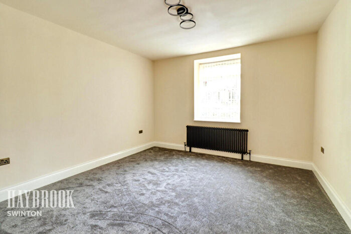 2 Bedroom Detached House For Sale In Doncaster Road, Rotherham, S63