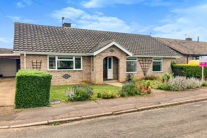 4 Bedroom Bungalow For Sale In Bond Close, Pulham St. Mary, Diss, IP21