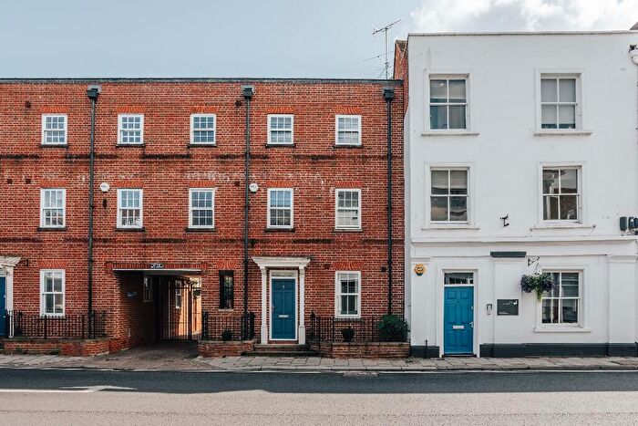 3 Bedroom Town House To Rent In Bell Street, Henley-On-Thames, Oxfordshire, RG9