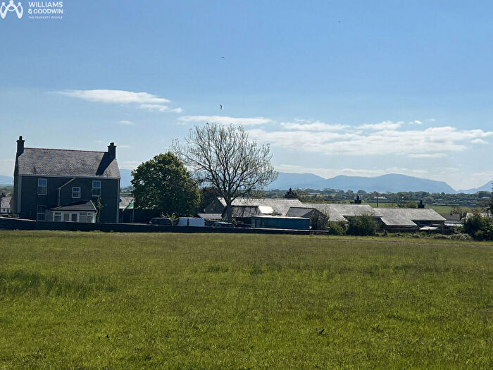 5 Bedroom Detached House For Sale In Bodffordd, Llangefni, Anglesey, LL77