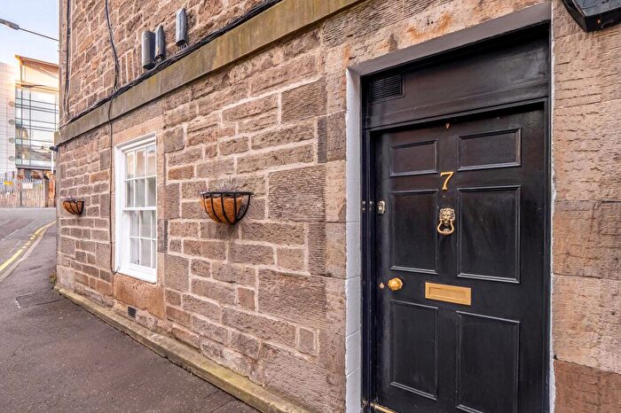 3 Bedroom Apartment For Sale In Rutland Court Lane, Edinburgh, EH3