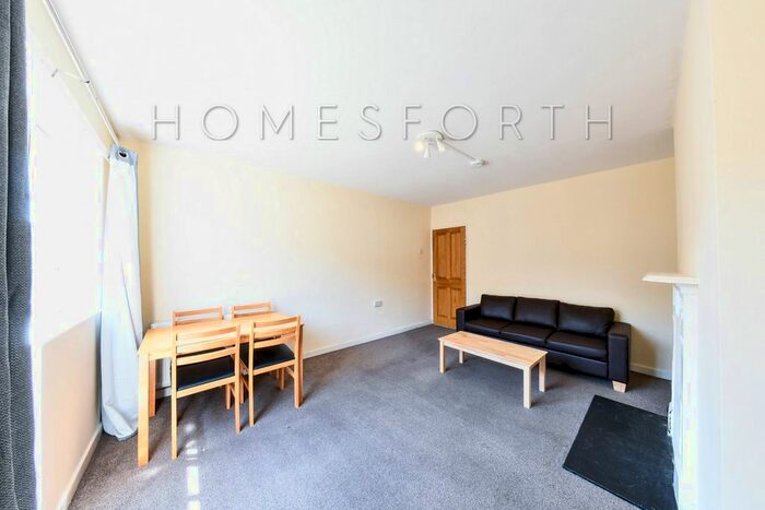 3 Bedroom Flat To Rent In Crewdson Road, The Oval, SW9