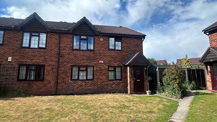 2 Bedroom Maisonette For Sale In Moore Close, Sutton Coldfield, West Midlands, B74