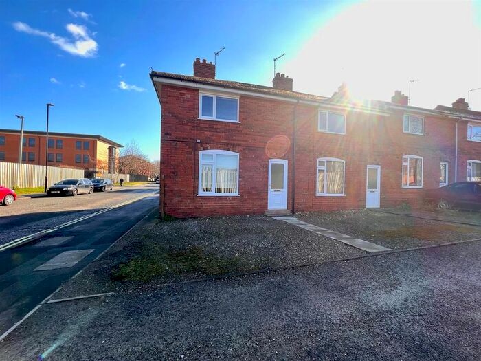 2 Bedroom End Of Terrace House To Rent In Hospital Fields, York, YO10