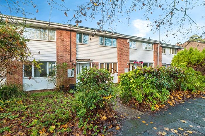 3 Bedroom Terraced House For Sale In Melville Close, Southampton, SO16
