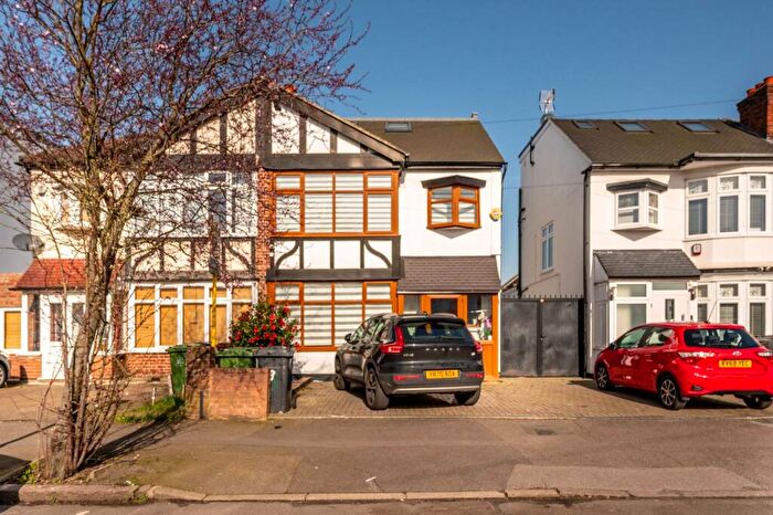 4 Bedroom Semi Detached House For Sale In Normanshire Drive, Chingford, London, E4