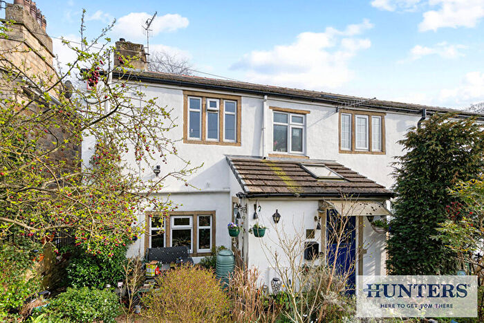 2 Bedroom End Of Terrace House For Sale In Brookhouse Gardens, Apperley Bridge, BD10