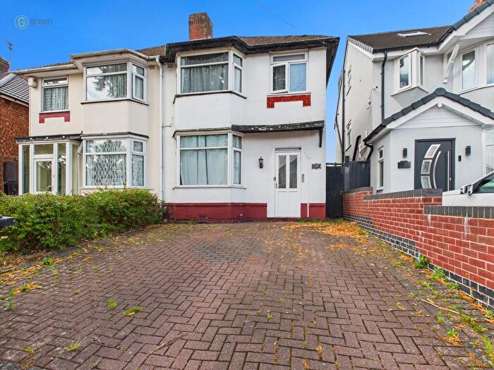 3 Bedroom Semi-Detached House For Sale In Glendower Road, Perry Barr, B42