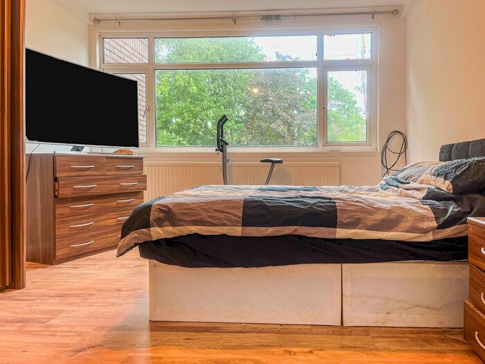 4 Bedroom Town House To Rent In Coburg Crescent, Lambeth, SW2