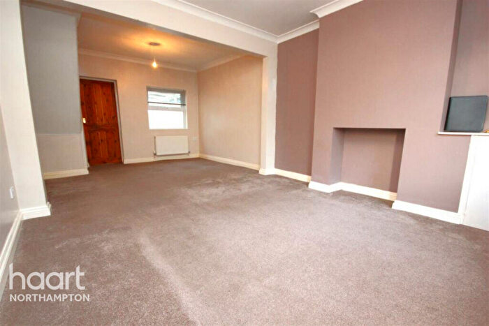 3 Bedroom Terraced House To Rent In Roberts Street, Rushden, NN10