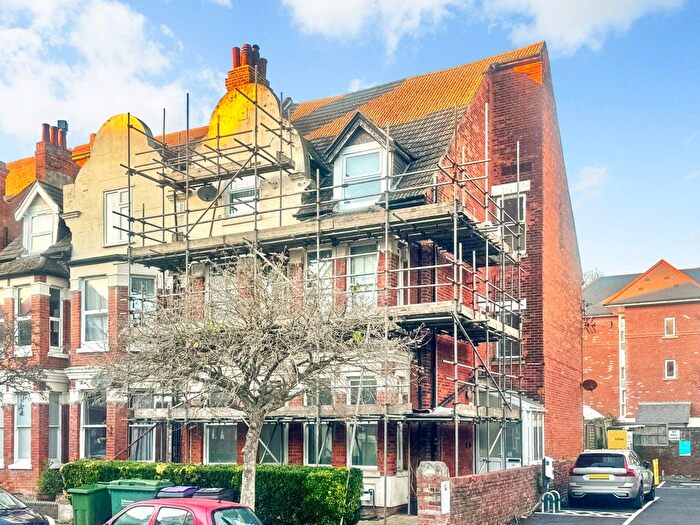 1 Bedroom Flat For Sale In Westbourne Gardens, Folkestone, Kent, CT20