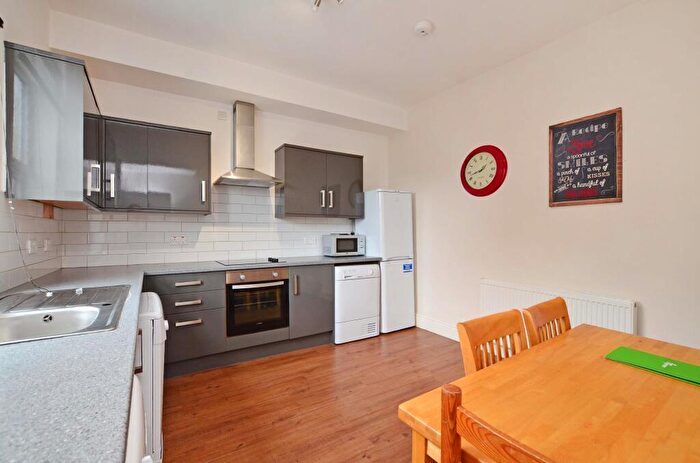 3 Bedroom House To Rent In Alderson Road, Sheffield, S2