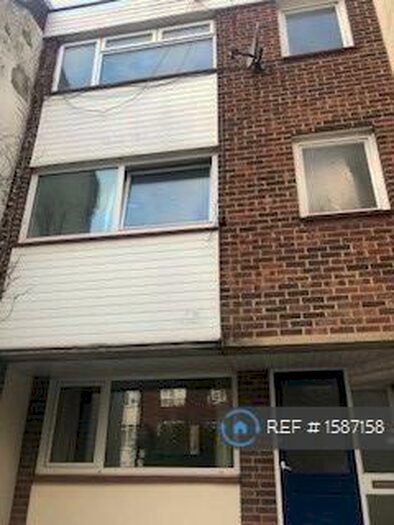 1 Bedroom Flat To Rent In Silverdale Road, Southampton, SO15