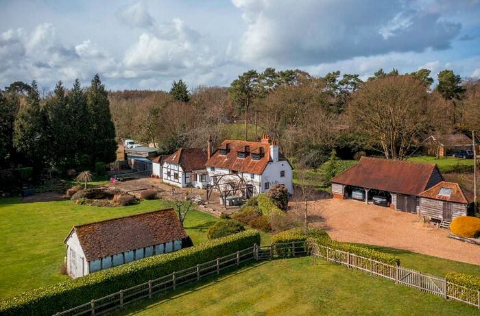 5 Bedroom Country House For Sale In City Road, Radnage, HP14