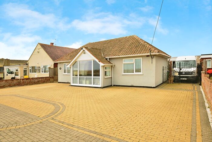 2 Bedroom Bungalow For Sale In The Parade, Greatstone, New Romney, Kent, TN28