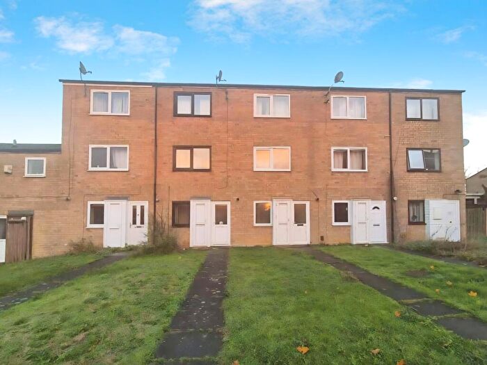 4 Bedroom Flat To Rent In Lasham Court, Northampton, NN3