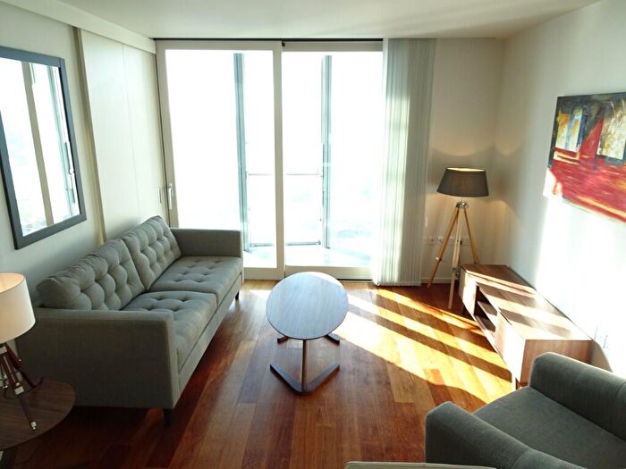 2 Bedroom Apartment To Rent In Beetham Tower, Holloway Circus, B1