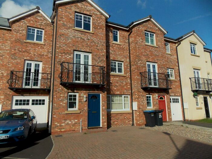 6 Bedroom House To Rent In Faraday Court, Sheraton Park, DH1