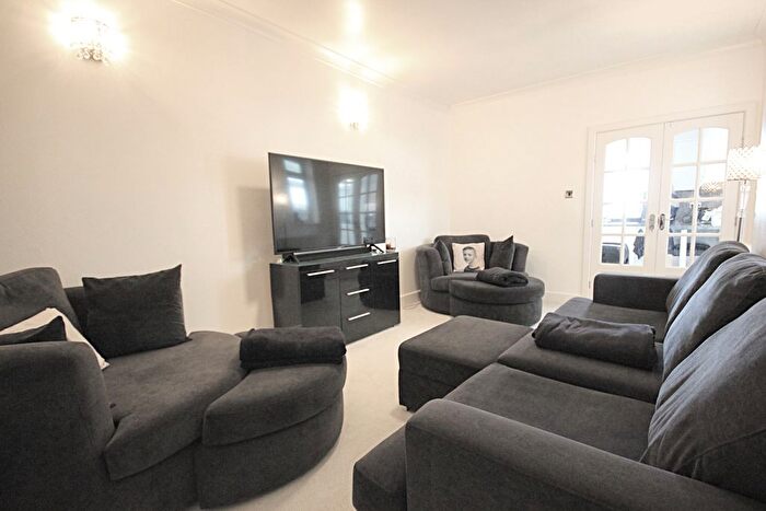 4 Bedroom Detached Bungalow For Sale In Persley Road, Bournemouth, BH10