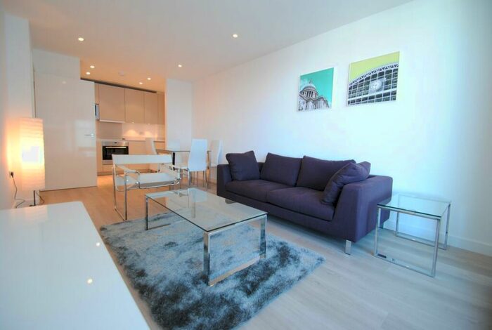 2 Bedroom Apartment To Rent In Saffron Central Square, Croydon, CR0