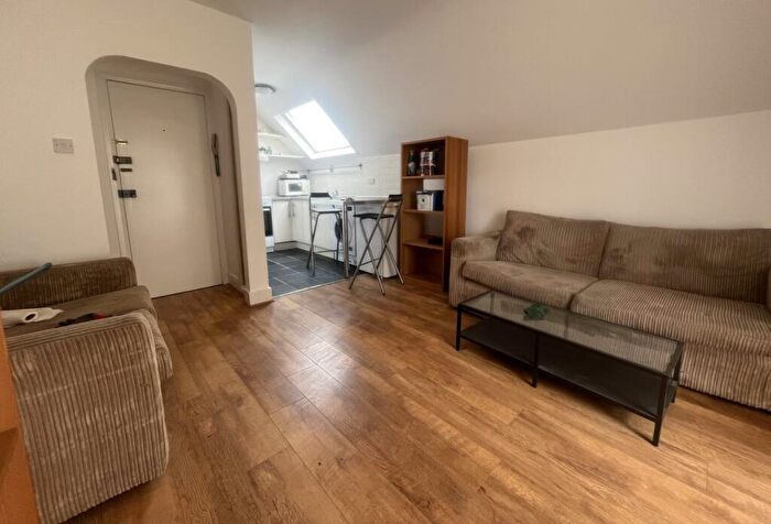 1 Bedroom Flat To Rent In Welldon Crescent, Harrow, HA1