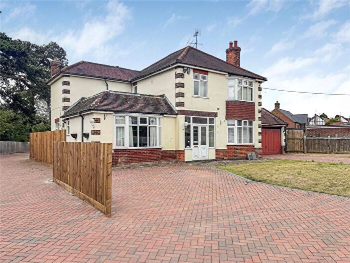 4 Bedroom Detached House For Sale In North Street, Raunds, Wellingborough, Northamptonshire, NN9