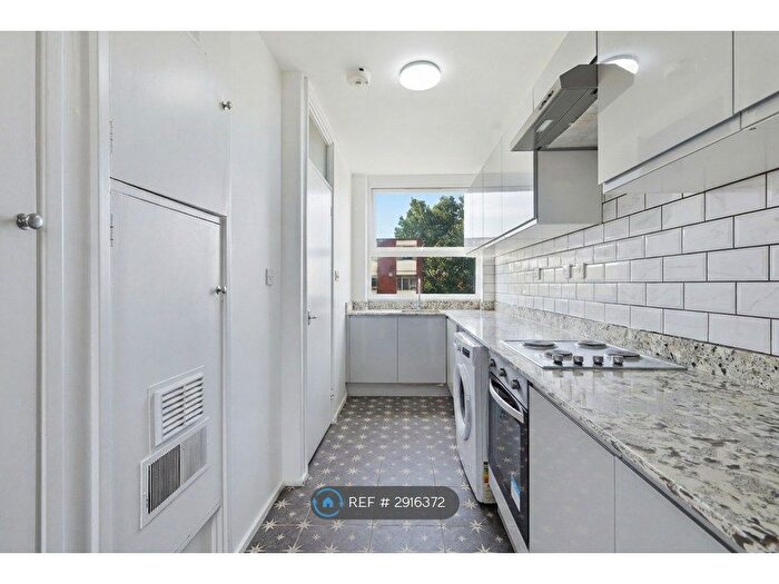 2 Bedroom Flat To Rent In Priory Court, London, E9