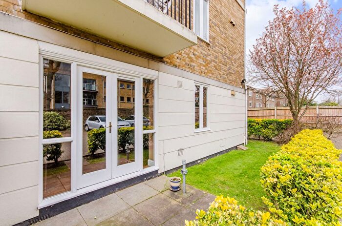 2 Bedroom Flat To Rent In Lansdowne Road, Wimbledon, London, SW20