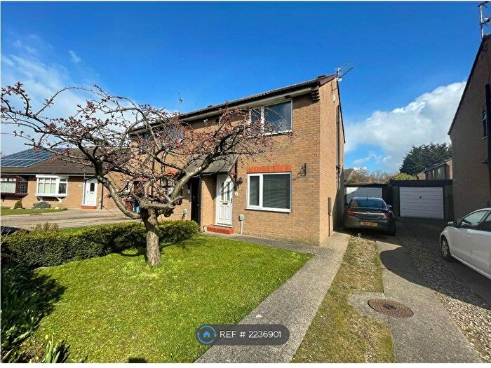 2 Bedroom Semi-Detached House To Rent In St. Quintins Close, Hull, HU9