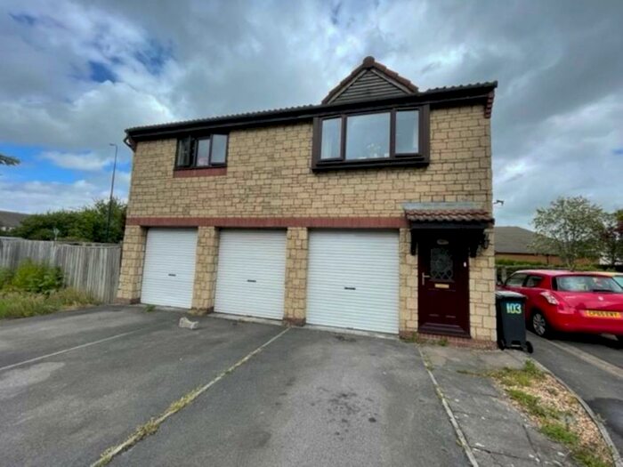 1 Bedroom Coach House To Rent In Pennycress, Locking Castle, Weston-super-Mare, BS22