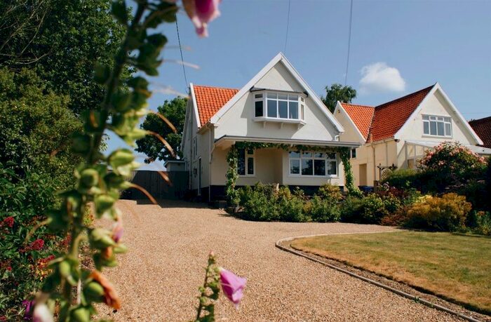 3 Bedroom Detached House For Sale In Holton Road, Halesworth, IP19