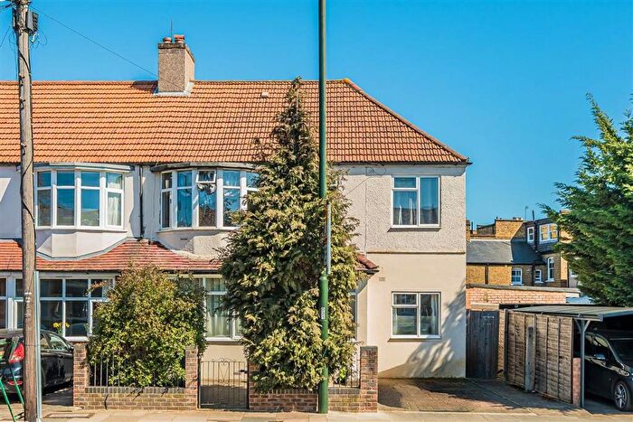 5 Bedroom Semi-detached House For Sale In Waldegrave Road, Teddington, TW11