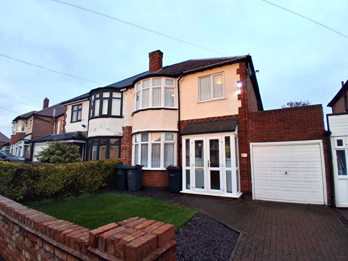 3 Bedroom Semi Detached House To Rent In Elizabeth Road, Sutton Coldfield, West Midlands, B73