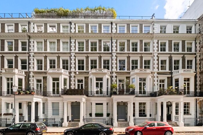 2 Bedroom Flat For Sale In Courtfield Gardens, Earls Court, SW5