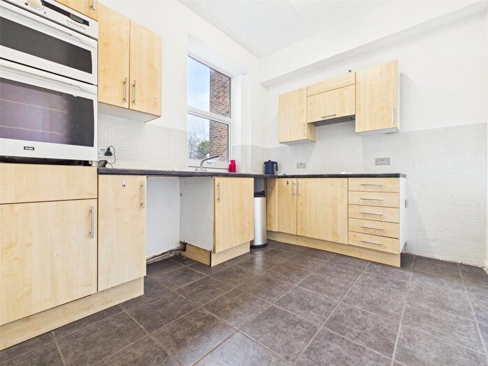 1 Bedroom Apartment To Rent In Preston Drove, Brighton, BN1