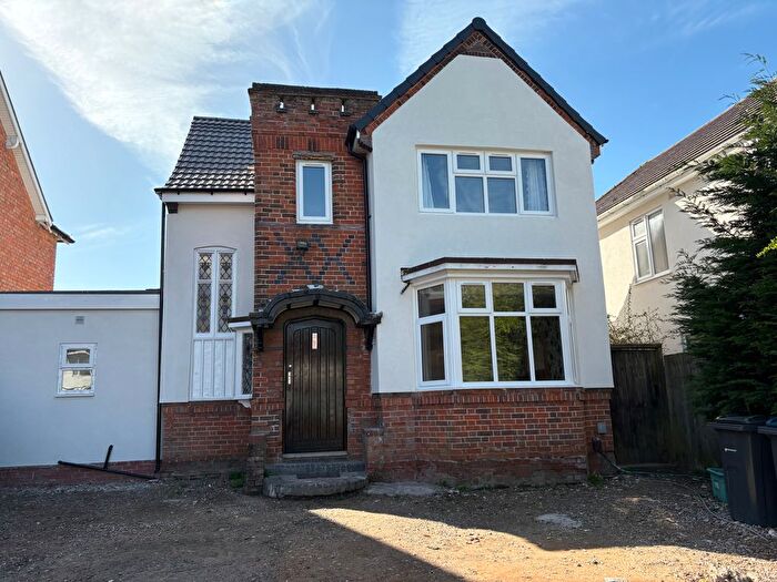 3 Bedroom Property To Rent In School Road, Hall Green, Birmingham, B28