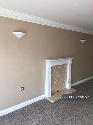 2 Bedroom Flat To Rent In Park Court, Poole, BH14