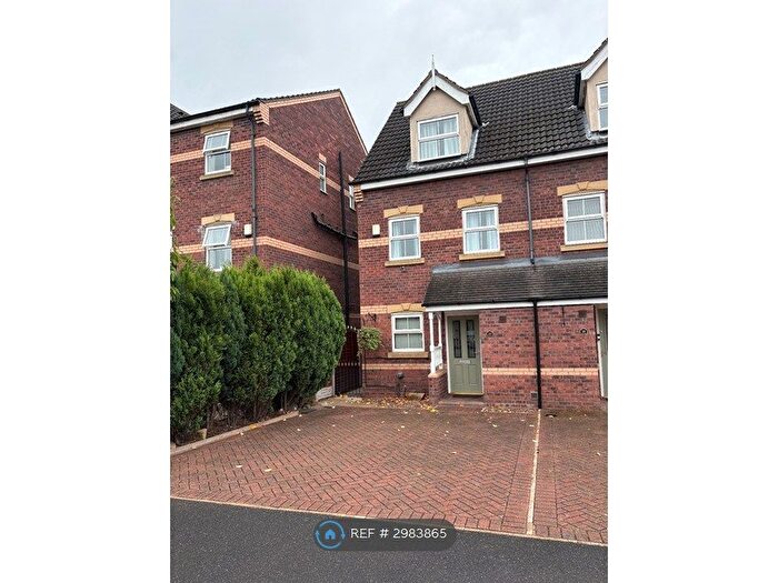 3 Bedroom Semi Detached House To Rent In Fewston Way, Doncaster, DN4