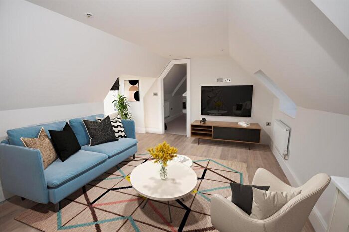 2 Bedroom Apartment To Rent In West Street, Farnham, GU9