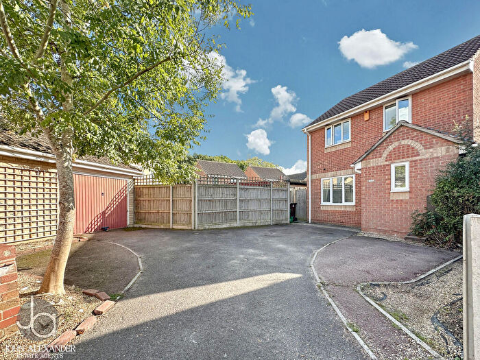 3 Bedroom Detached House For Sale In Friday Wood Green, Colchester, CO2