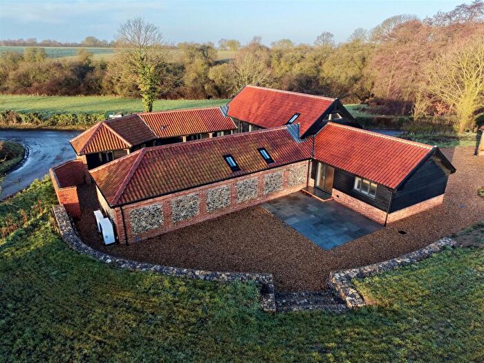 4 Bedroom Barn Conversion To Rent In Syleham, Eye, IP21
