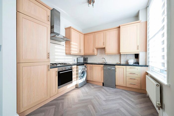2 Bedroom Flat For Sale In Cottenham Park Road, London, SW20
