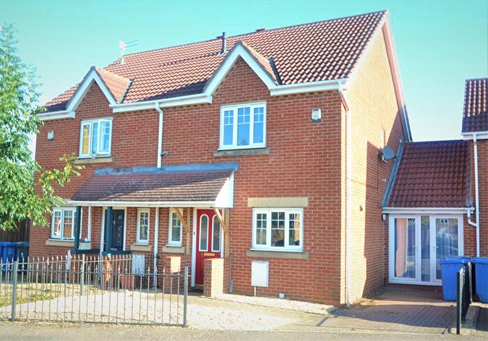 3 Bedroom Semi-Detached House To Rent In Oakham Close, Desborough, NN14