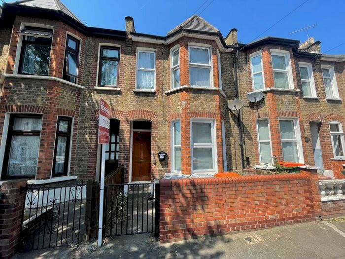 1 Bedroom Flat To Rent In Caistor Park Road, Stratford, E15