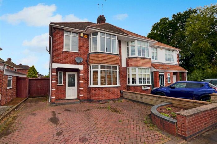 3 Bedroom Semi-Detached House To Rent In Dawlish Drive, Styvechale, Coventry, CV3