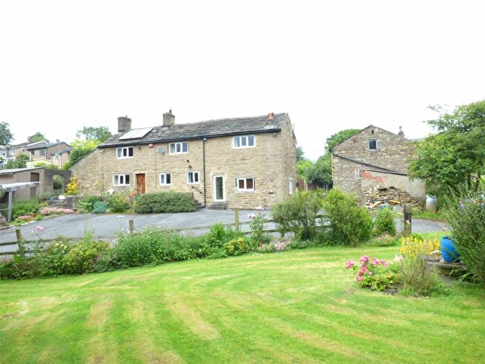 4 Bedroom Detached House For Sale In Whitle Road, New Mills, High Peak, Derbyshire, SK22