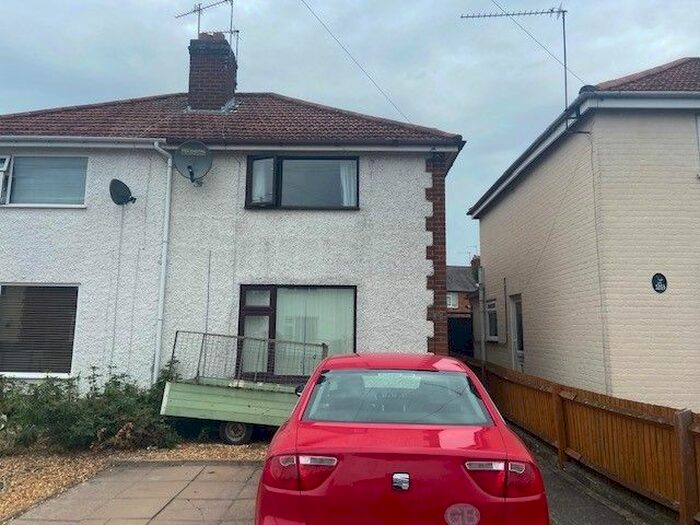 3 Bedroom Semi-Detached House To Rent In Naseby Road, Southfields, Rugby, CV22